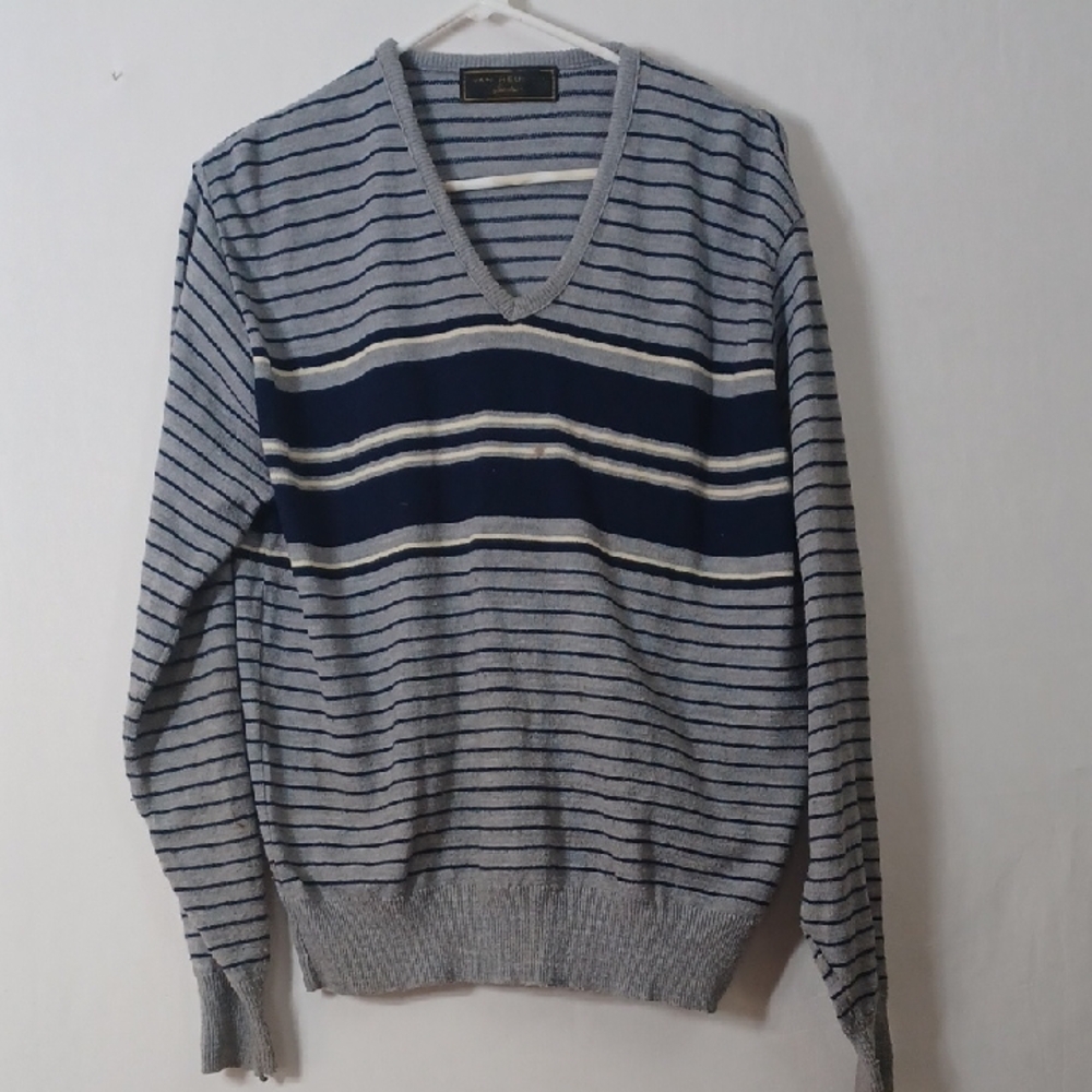 Van Heusen Men's V-Neck Sweater - Gray and Navy
